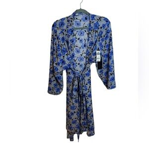 NWT Delta Burke Floral Lightweight Robe